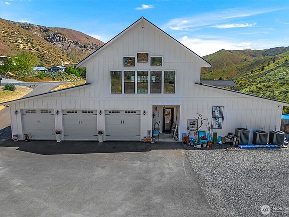 3rd image of 1541 Pitcher Canyon Road