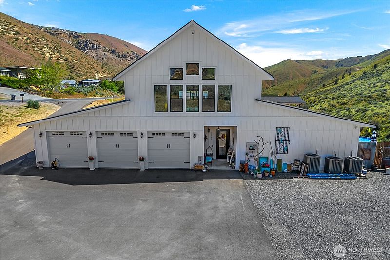 4th image of 1541 Pitcher Canyon Road