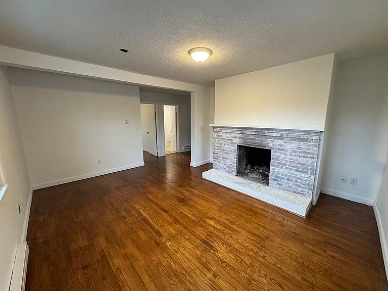33-35 Hitchcock St #2 — Photo 11