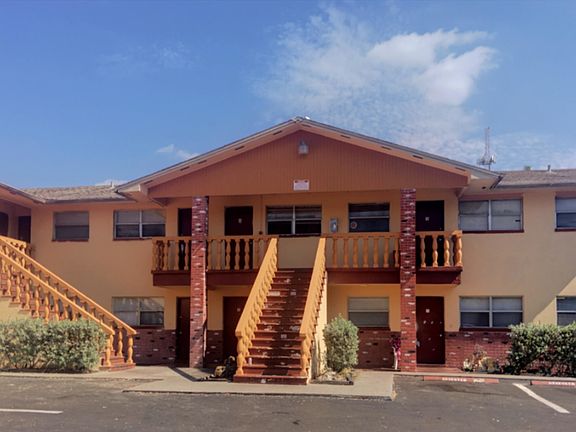 4th image of 2525 Royal Palm Ave APT 13