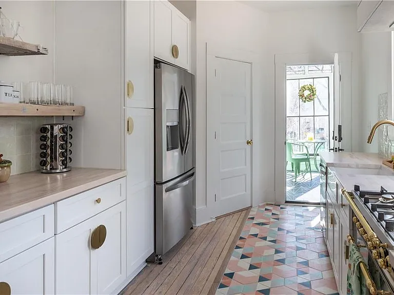 450 N Highland Ave NE #1 — Photo 24