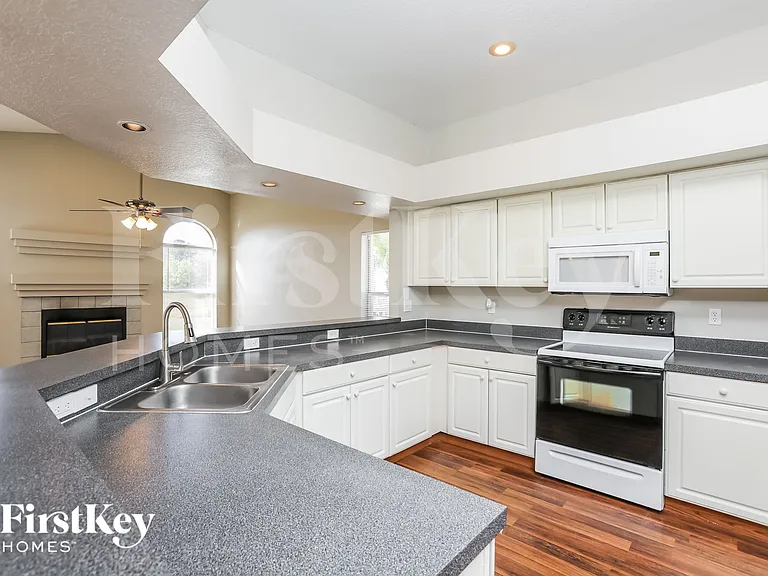62 Abbey Hollow Dr — Photo 5