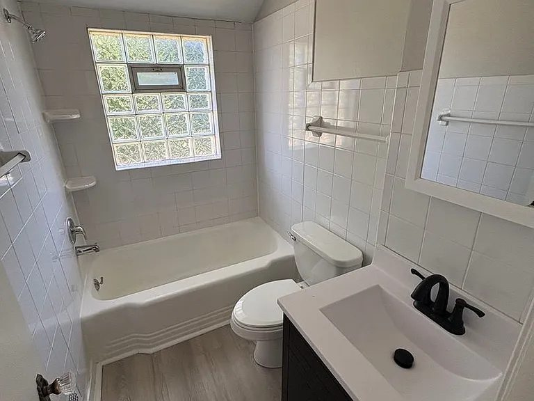 5137 W Keefe Ave — Photo 9