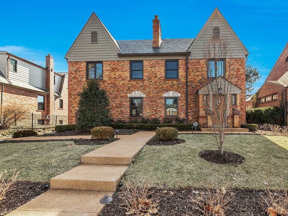 1st image of 8008 Venetian Dr