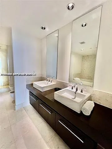 1 bed, 1161 sqft, $7,470 — Photo 3