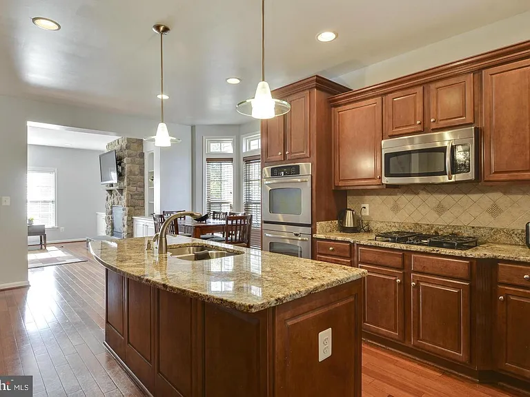 42977 Thornblade Cir — Photo 11