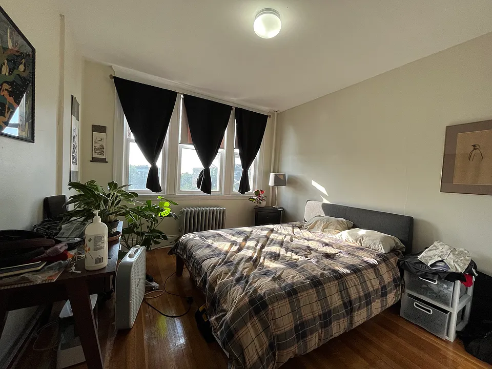 1576 Commonwealth Ave #13