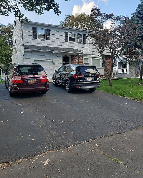 2nd image of 140 Irving Ave