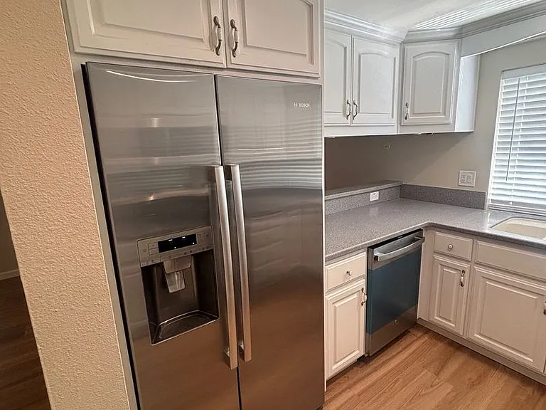 808 Shady Oak Dr — Photo 2