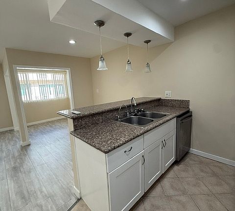 5th image of 1530 E Broadway #107
