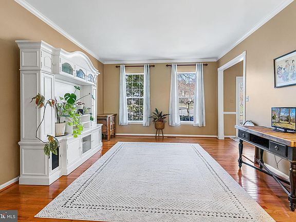 5th image of 63 Blossom Wood Ct