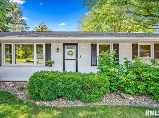 9810 W Lake Camelot Dr, Mapleton, IL 61547