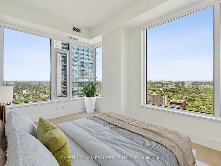 11 Yorkville Ave #4302 — Photo 16