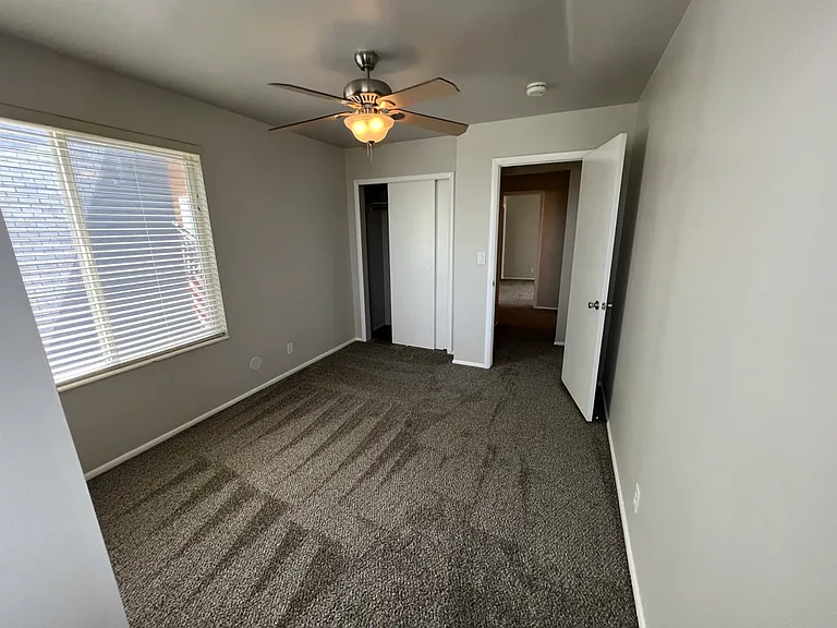 1813 S Laurelhurst Dr #1 — Photo 26