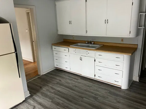 214 N 14th St, Escanaba, MI 49829