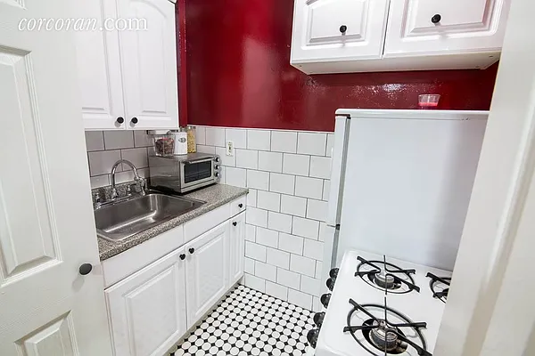 Rented by Corcoran | media 27