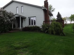 3422 Pilgrim Ln N, Plymouth, MN 55441