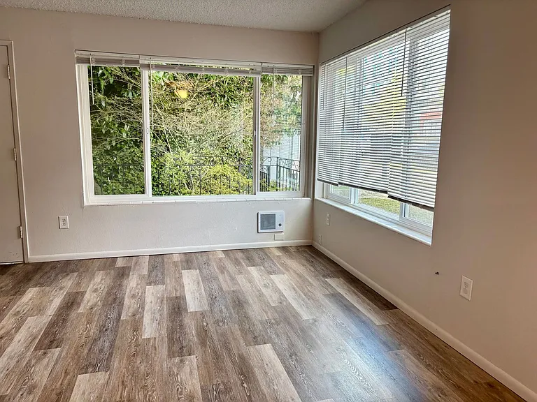 Bergen Apartments — Photo 6