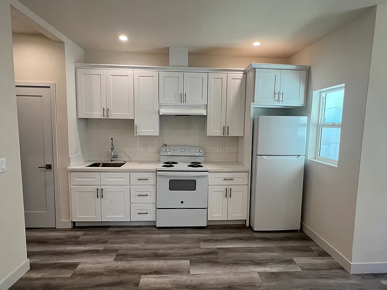 11616 Hamlin St #11620 — Photo 6