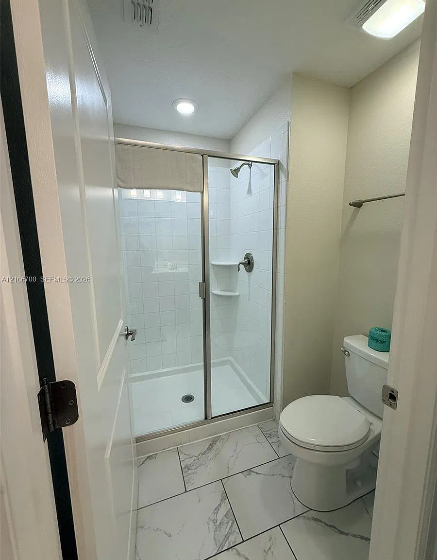 4 bed, 3.0 bath, 1914 sqft, $2,900 — Photo 4