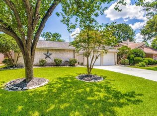 17118 Golf Club Dr, Crosby, TX 77532