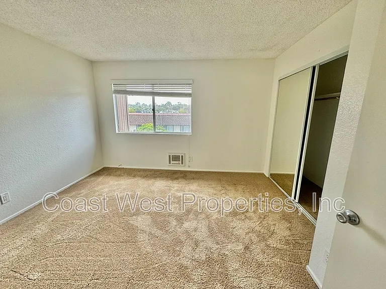 129 Jupiter St E — Photo 10