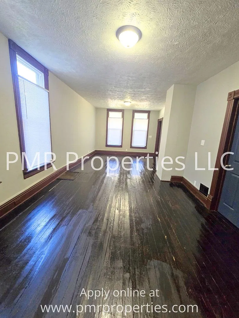 3 Bedrooms / 1 Bathroom House — Photo 2
