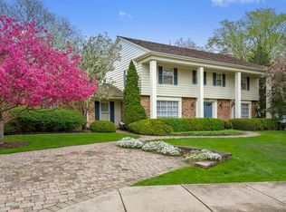 100 Ann St, Clarendon Hills, IL 60514