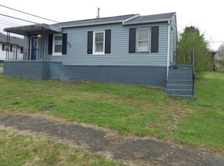 628 Ferry St, Loudon, TN 37774