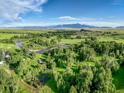 79 Shields River Rd E, Livingston, MT, 59047