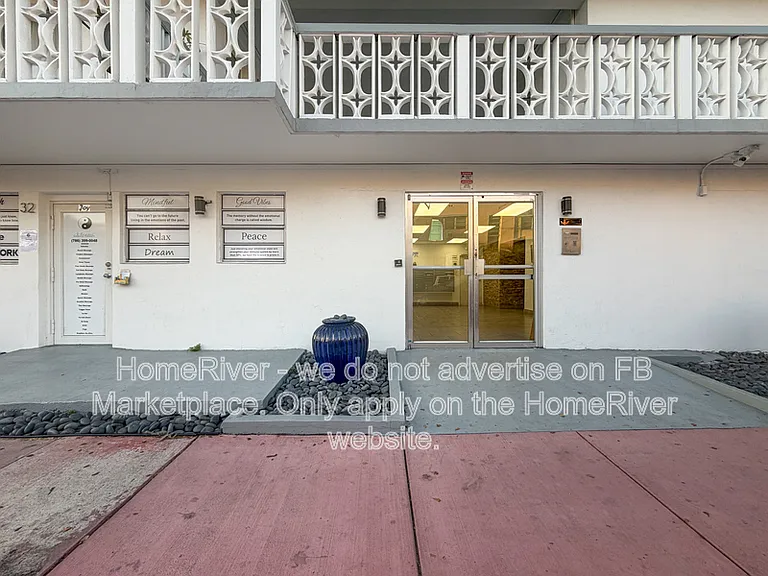 900 6th St #3 — Photo 7