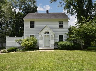 736 Ridgewood Rd, Millburn, NJ 07041