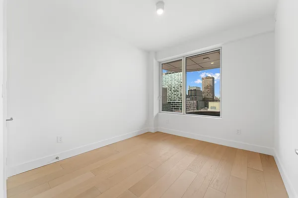 Rented by Realmart Realty LLC | media 18