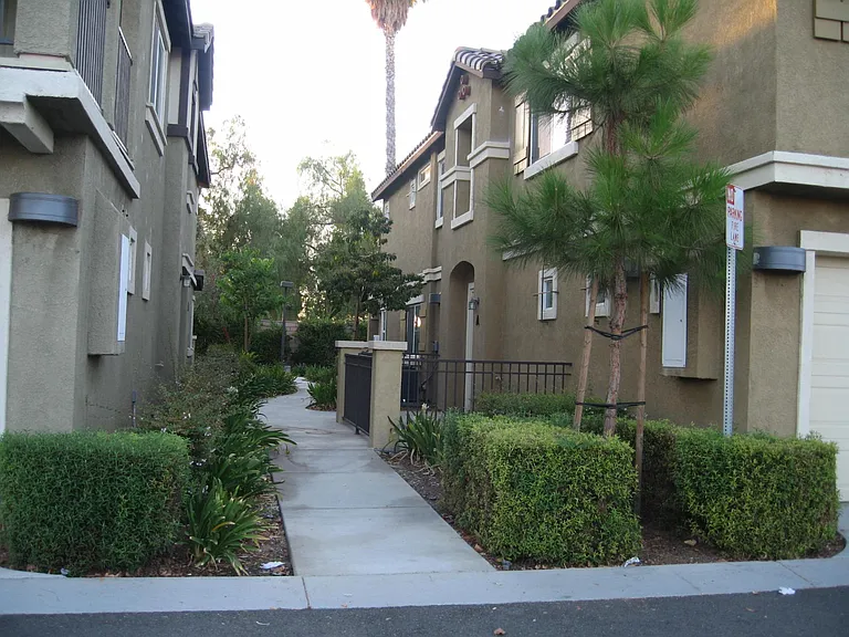 25840 Iris Ave #A — Photo 5