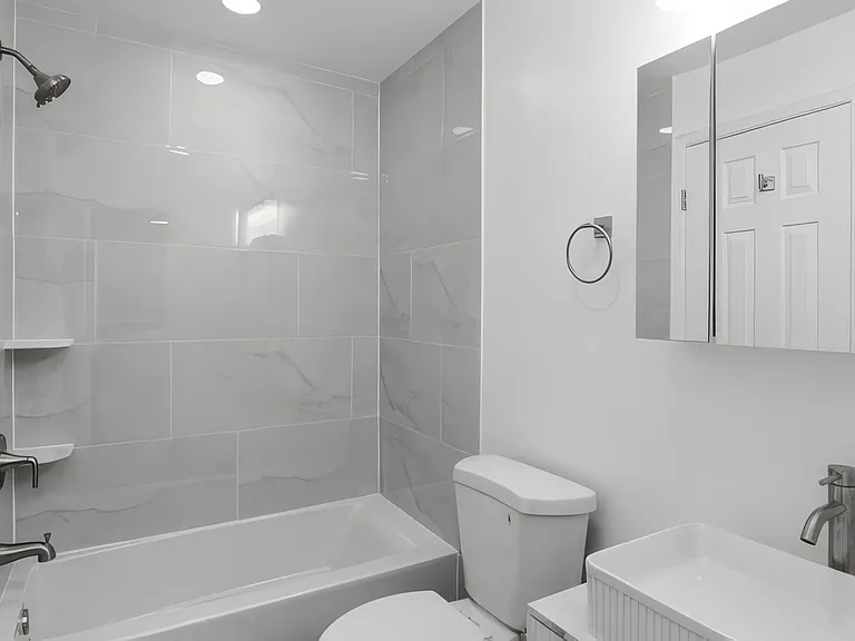 1028 Kenyon St NW — Photo 22