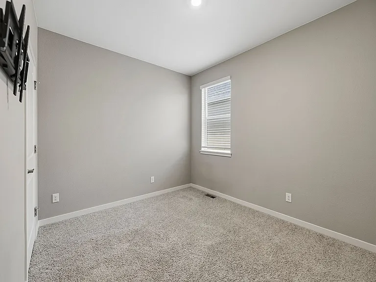 908 Rollins Den Dr — Photo 13