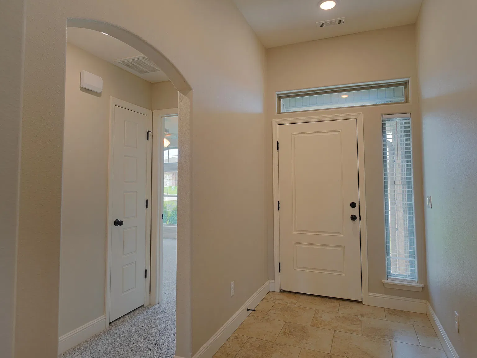 3 bed, 2.0 bath, 1755 sqft, $2,000 — Photo 3