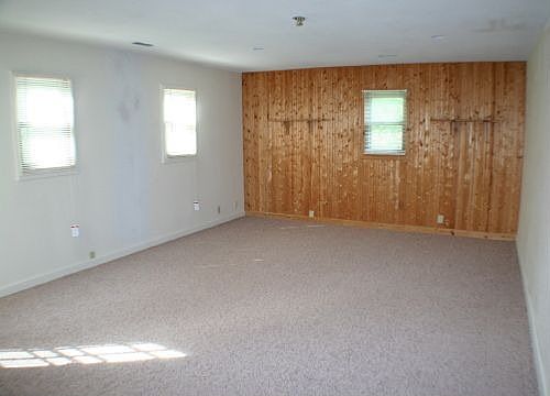 2nd image of 2331 N Lynnwood Dr