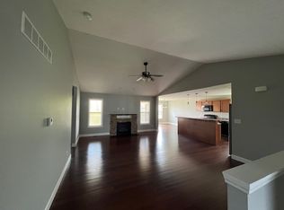 402 Goldenrod Dr #1, Chatham, IL 62629