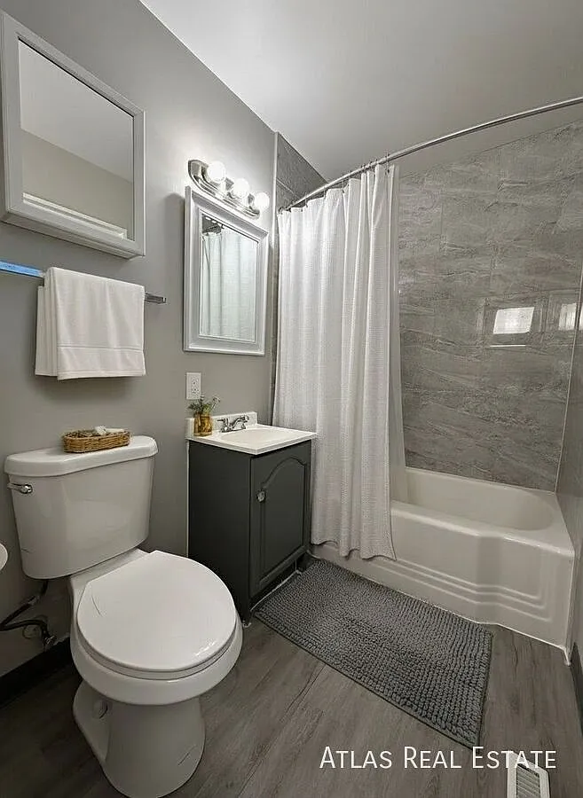 West Side 1-Bedroom Ready for Tours! With Move in Special! — Photo 2