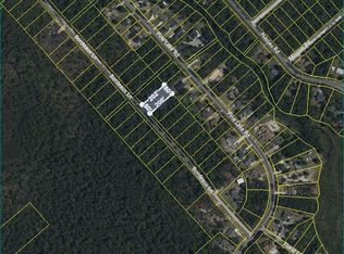 300 Bordeaux Ln, Southport, NC 28461