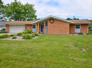 3222 Meadowcrest Dr, Anderson, IN 46011
