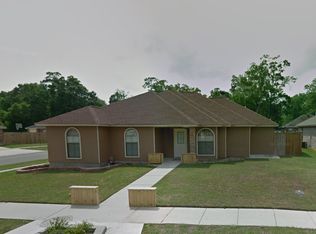 801 Chemin Dr, Baker, LA 70714