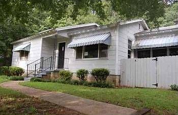 1st image of 916 Hawthorne St