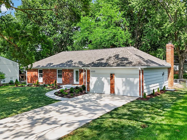 6232 Woodson Rd — Photo 31