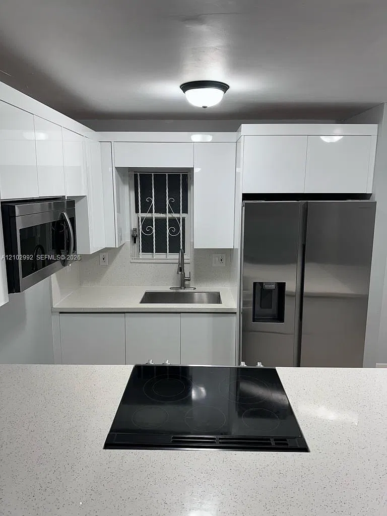 Flagler Plaza Condo — Photo 1