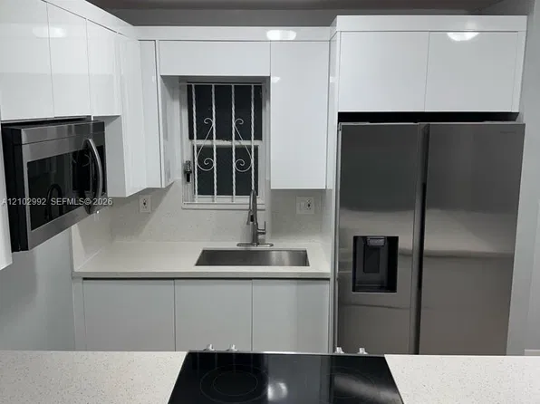 145 SW 30th Ct APT 207B, Miami, FL 33135