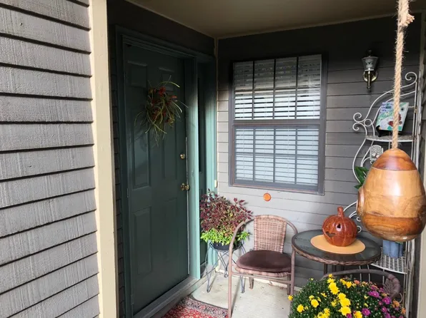 10D New Bedford Rd, West Milford, NJ 07480