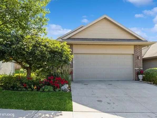 150 Broadmoor Ln, Iowa City, IA 52245