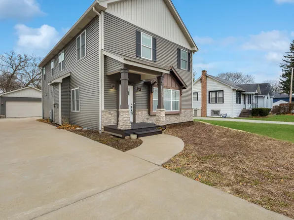 3S571 Virginia Ave, Warrenville, IL 60555